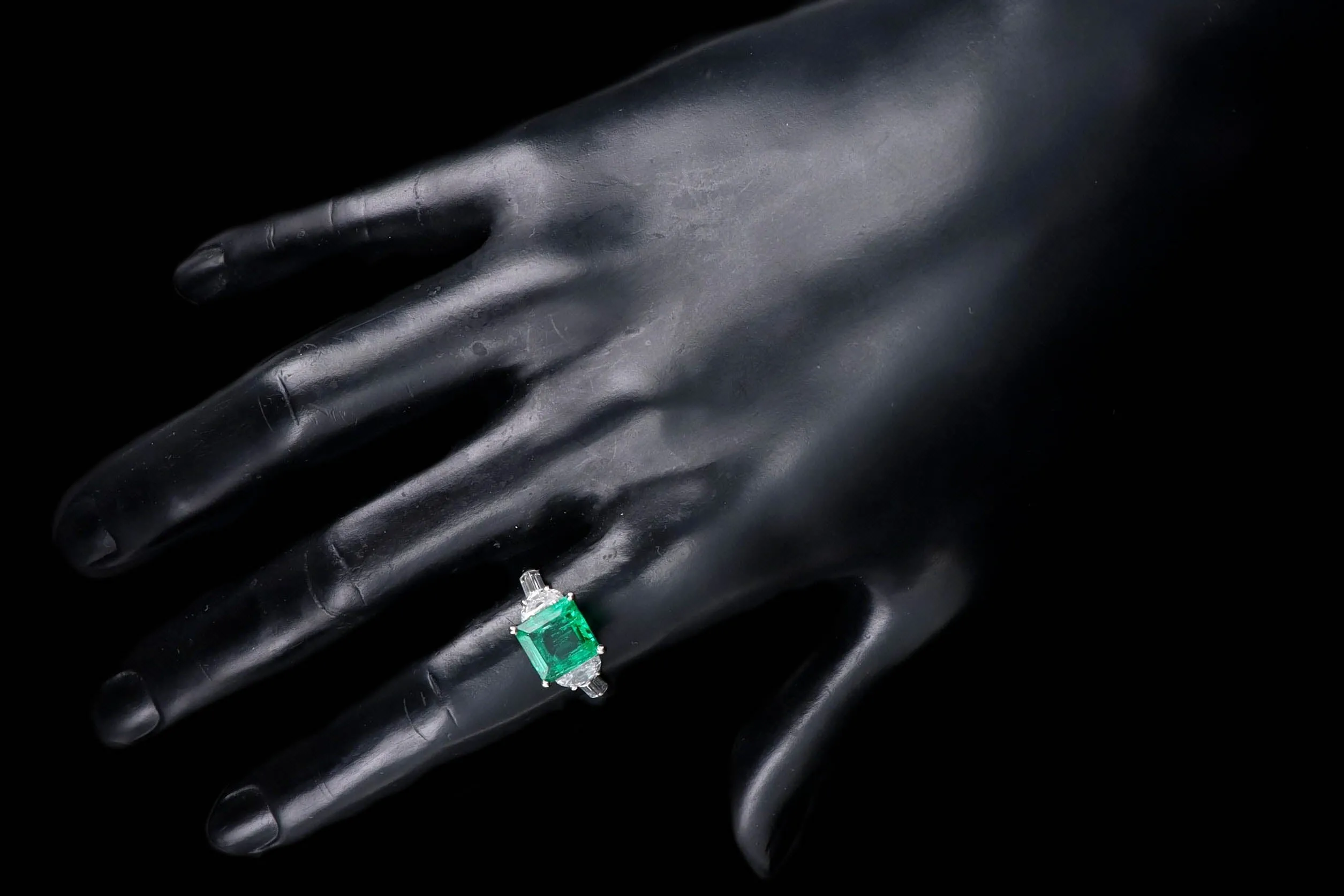 Art Deco 2.85 Carat Natural Colombian Emerald & Half Moon Diamond Ring in Platinum