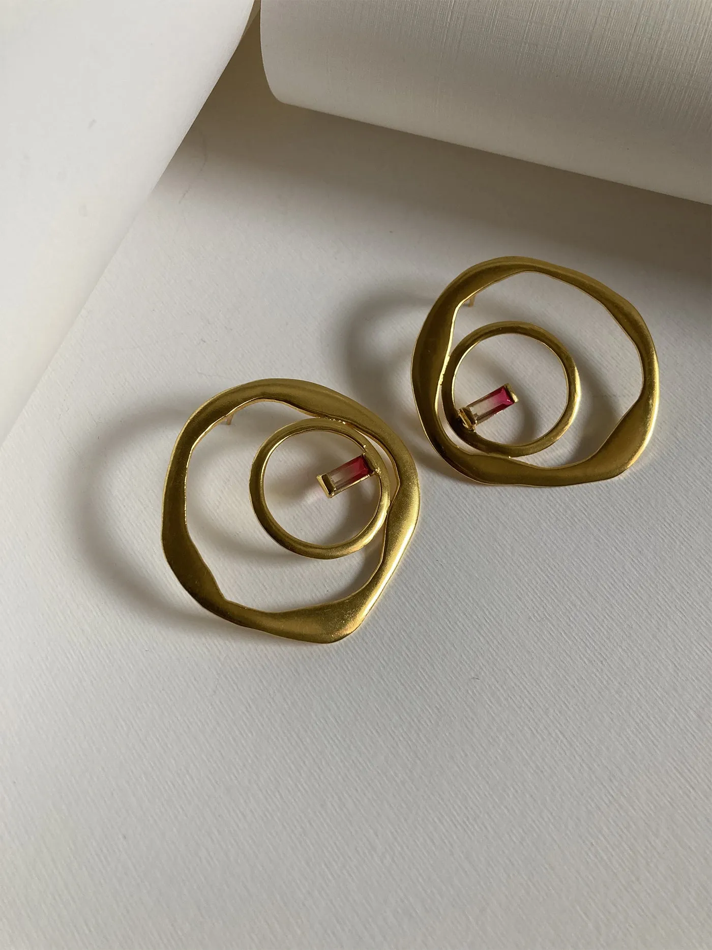 CIRCLED MELON DEW EARRING