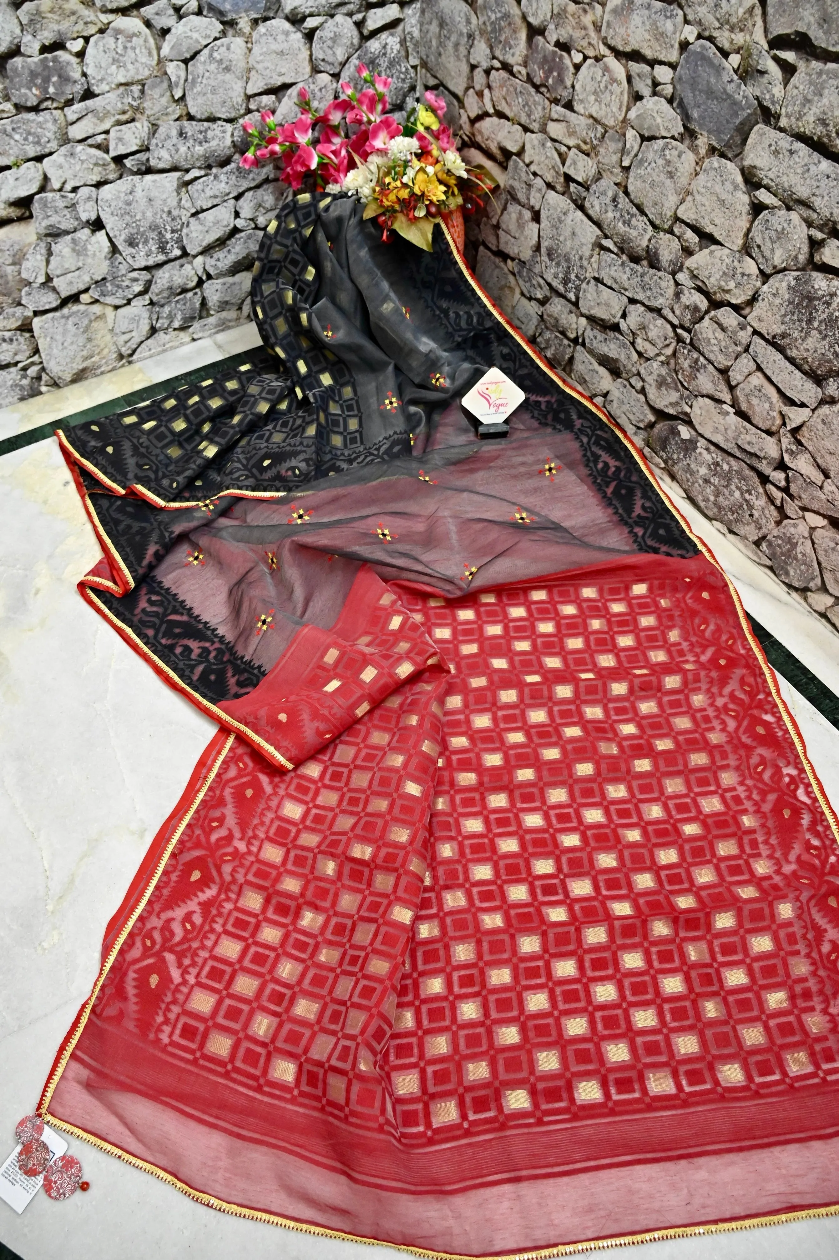 Grey and Red Color Patli Pallu Jamdani Saree with Gujrati Hand Embroidery