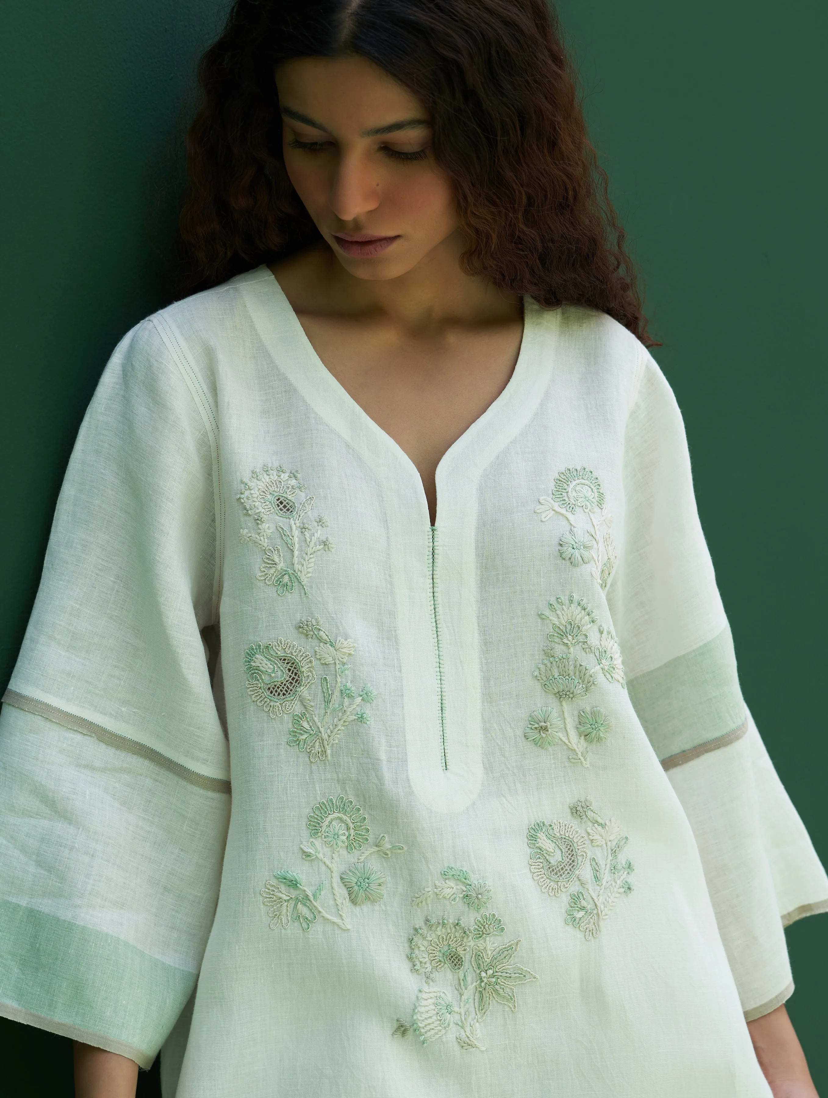 Insha Hand-Embroidered Kurta Set - Ivory