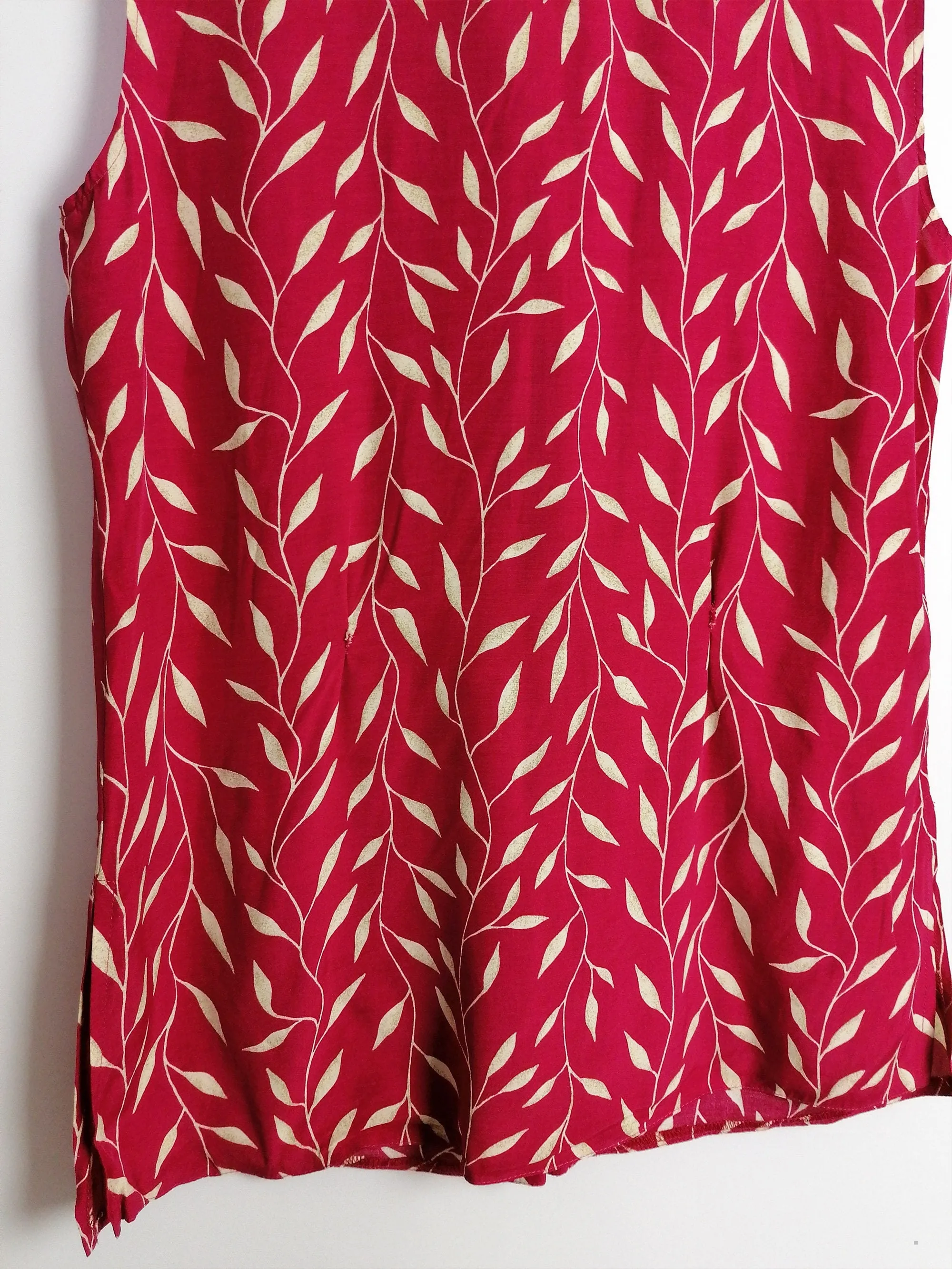 Sleeveless Blouse Leaves Print - size L